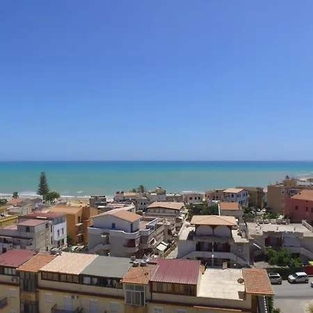 U Scrusciu Do Mari B&B 레알몬테